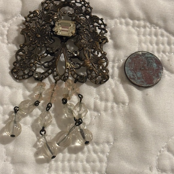 Vintage Brooch with waterfall Crystal Accents - Picture 5 of 5